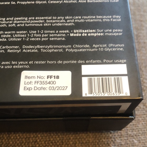 Forever Flawless White Diamond Limited Edition Beauty Set - Picture 7 of 7